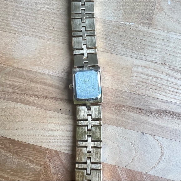 Bill Blass ladies rectangular gold tone Art Deco style dress Watch NEW BATTERY main image 5